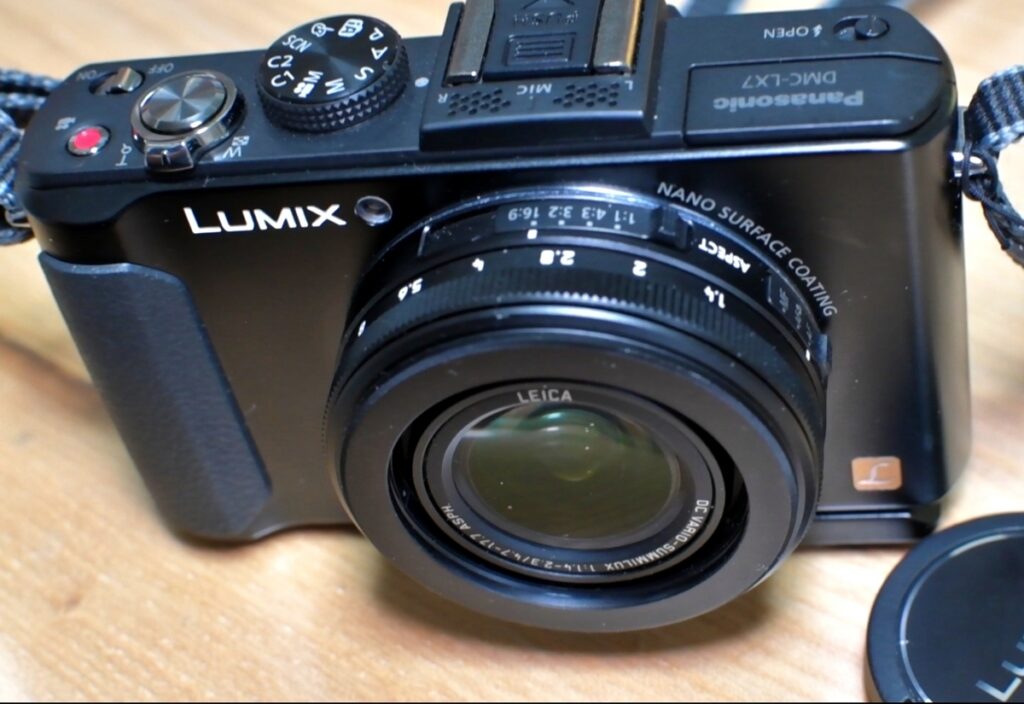 カメラ】浅草でフォト散歩 10年前のコンデジ買ってみた (LUMIX LX-7)