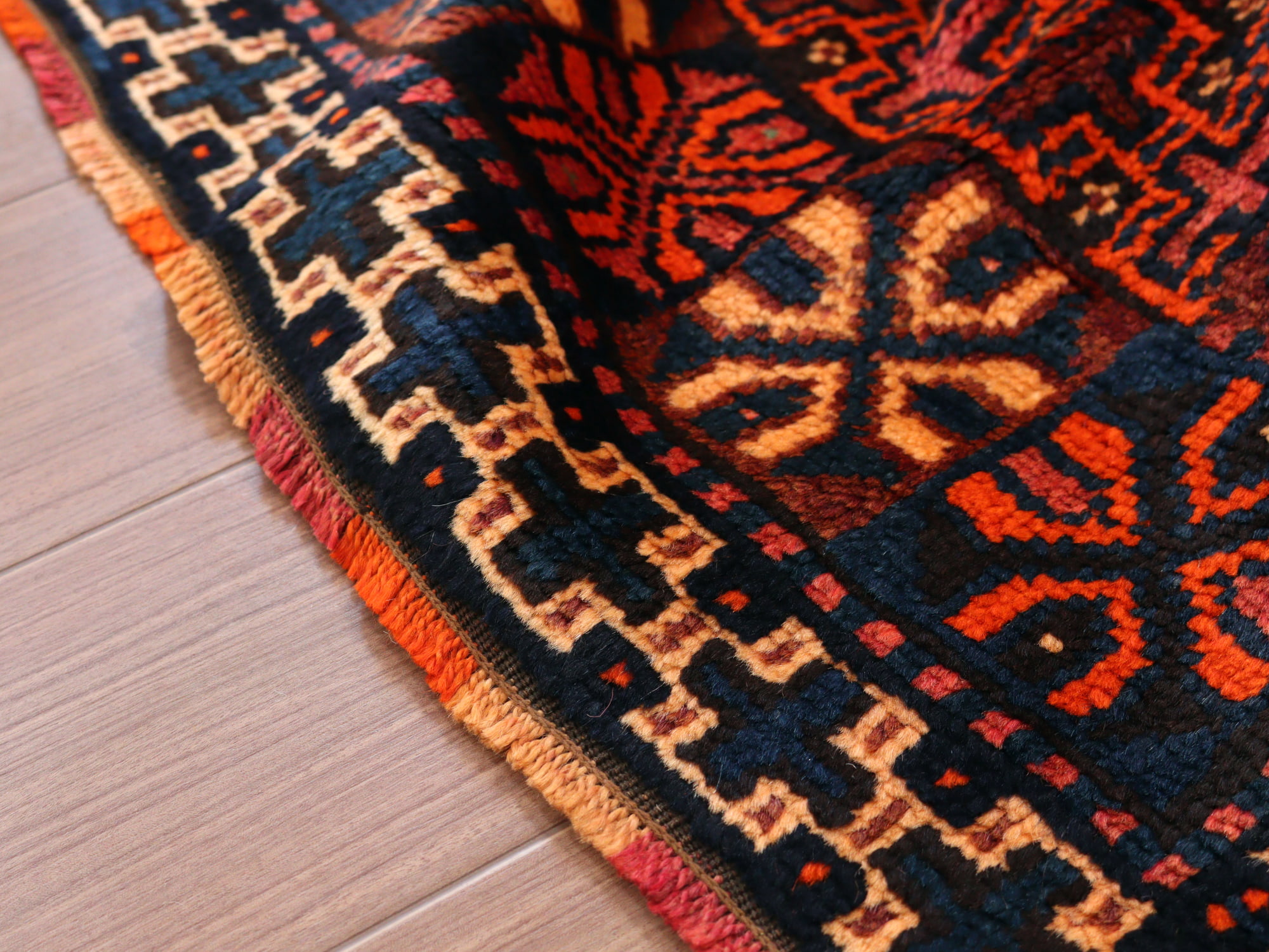 トライバルラグ 手織り絨毯 トルコ206×100cm ハッキャリ ヘルキ