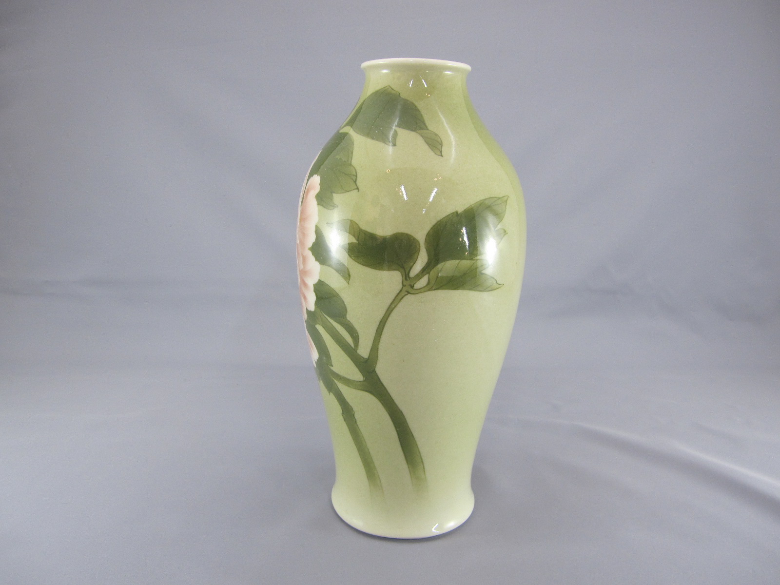 初代 真葛香山 釉下彩牡丹図花瓶 | 明治工芸・明治金工の販売専門店