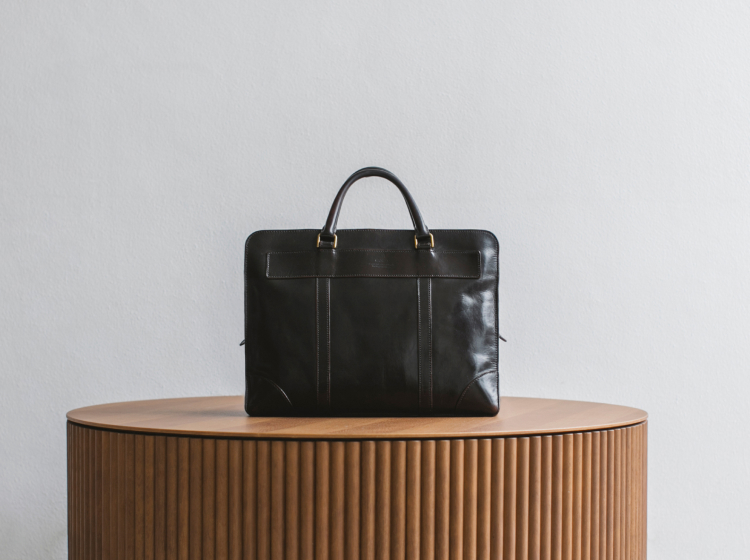 10年使える鞄。 | 最高級のメンズ革製品・革財布 GANZO公式WEBサイト