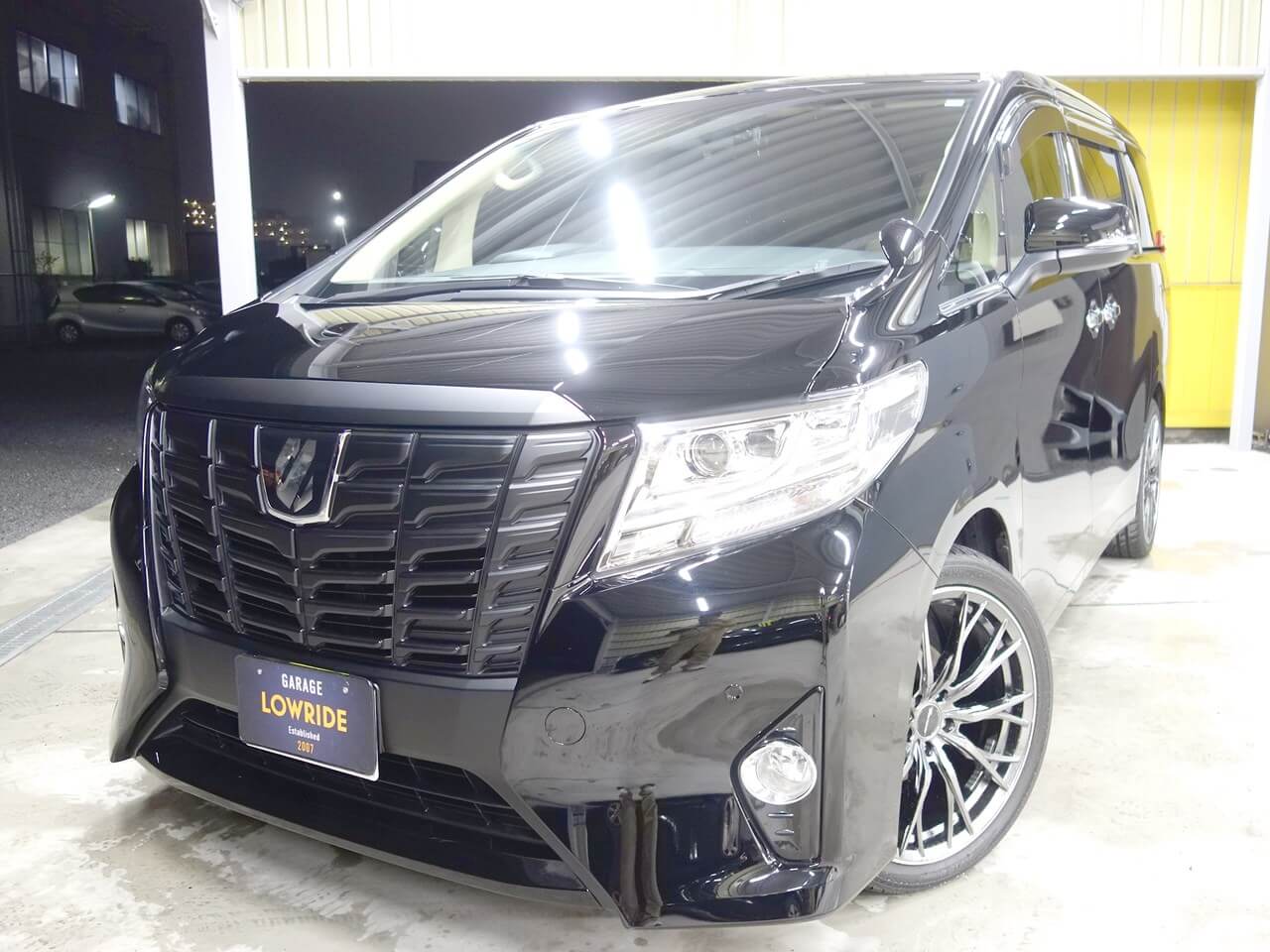 トヨタ アルファード フロントグリル艶消しブラック塗装 東京都三鷹市