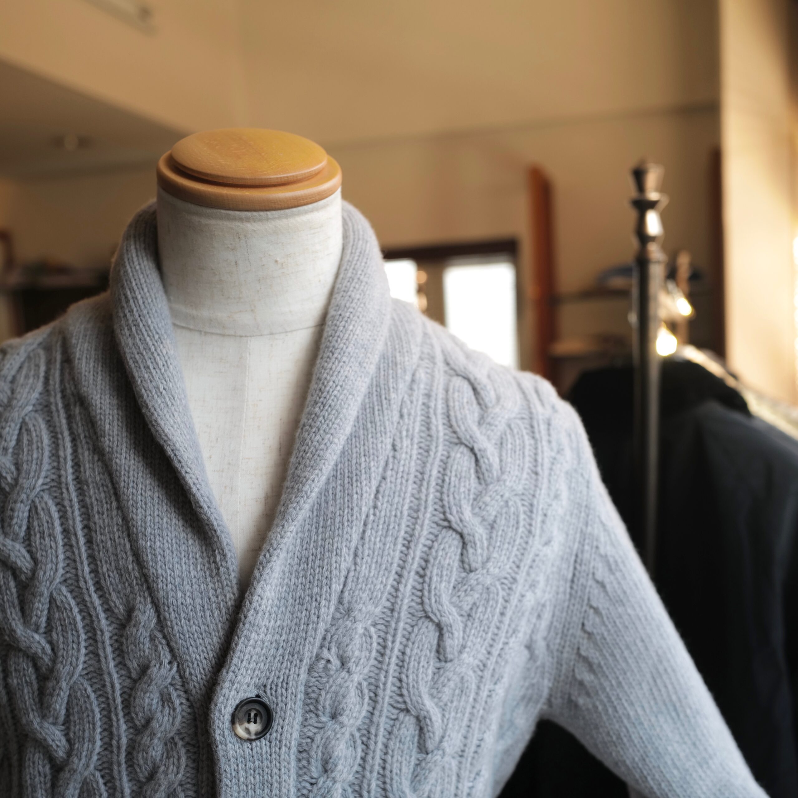 卓越した技術力を誇る英国王に愛されたニットメーカー【Corgi/コーギー