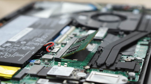 Lenovo Thinkbook 15 Gen 2の取り外し・メモリ/ストレージ増設方法