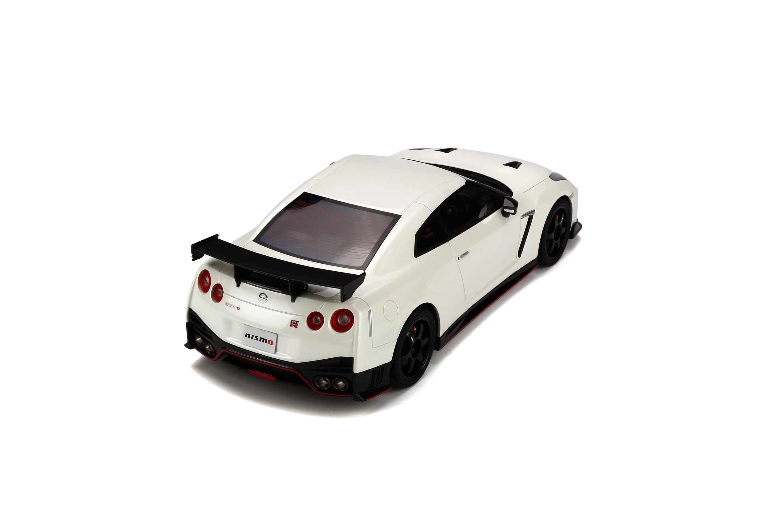 Nissan GT-R Nismo 2017 - Model car collection - GT SPIRIT
