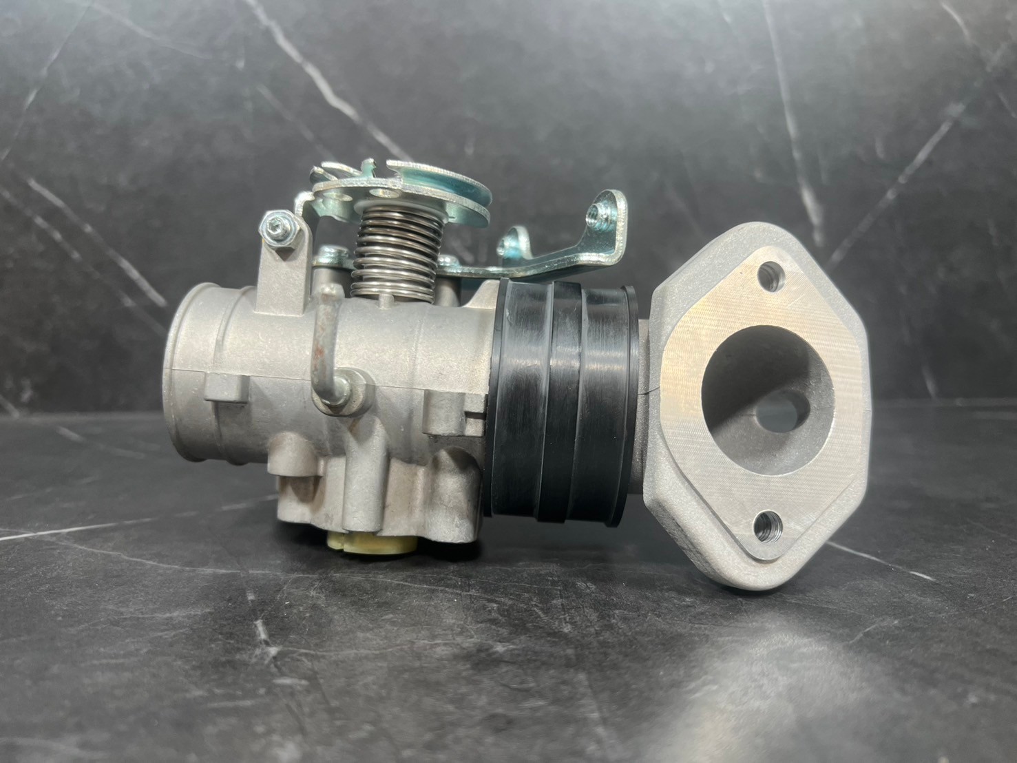 TRHC ビッグスロットルボディセット｜シグナスX・BW'S125の吸気効率を