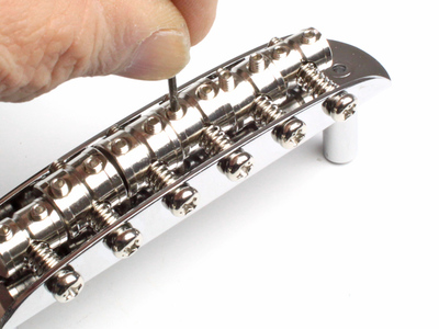 ムスタング アジャスタブルサドル ブリッジ