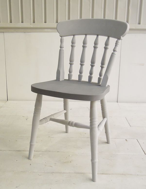 Blancd'ivoire風にペイントしたグレーのスピンドルダイニングチェア