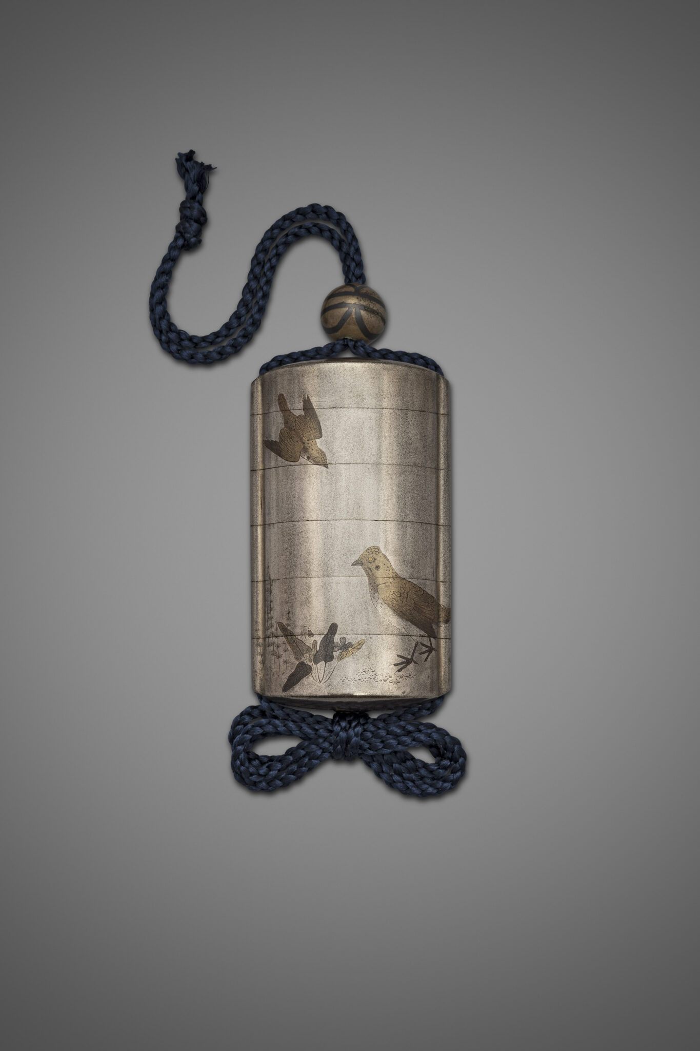 雲雀春野図研出銀地印籠 - Grace Tsumugi Fine Art