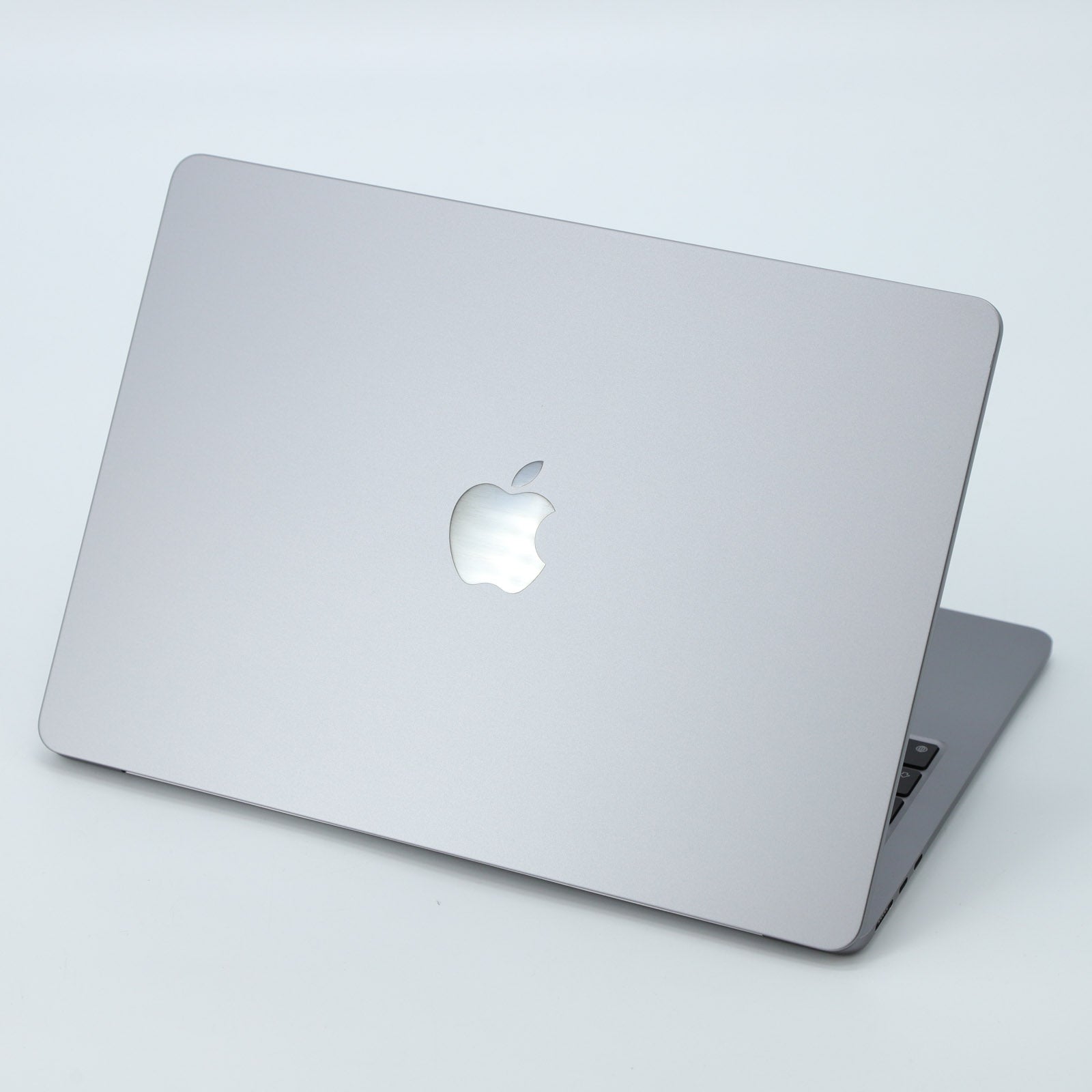 Apple MacBook Air M2 13.6