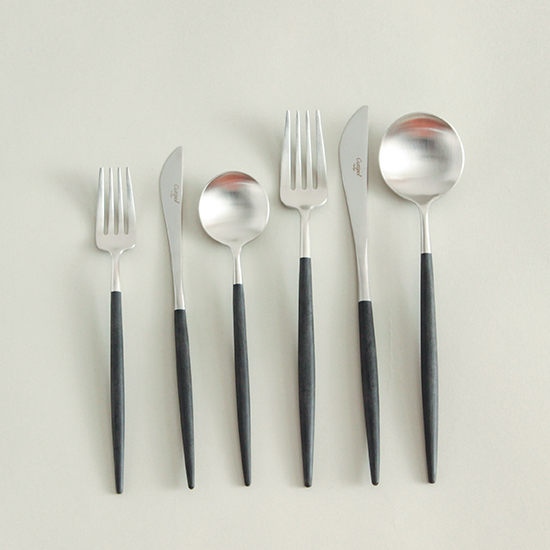 クチポールのカトラリー/ブラック デザートスプーン