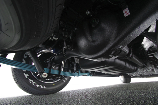 玄武ハイトダウンブロックでハイエース2インチローダウン！｜トランポ