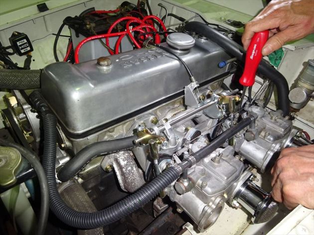 ダットサン フェアレディSR311 SOLEXキャブレータ残骸 日産