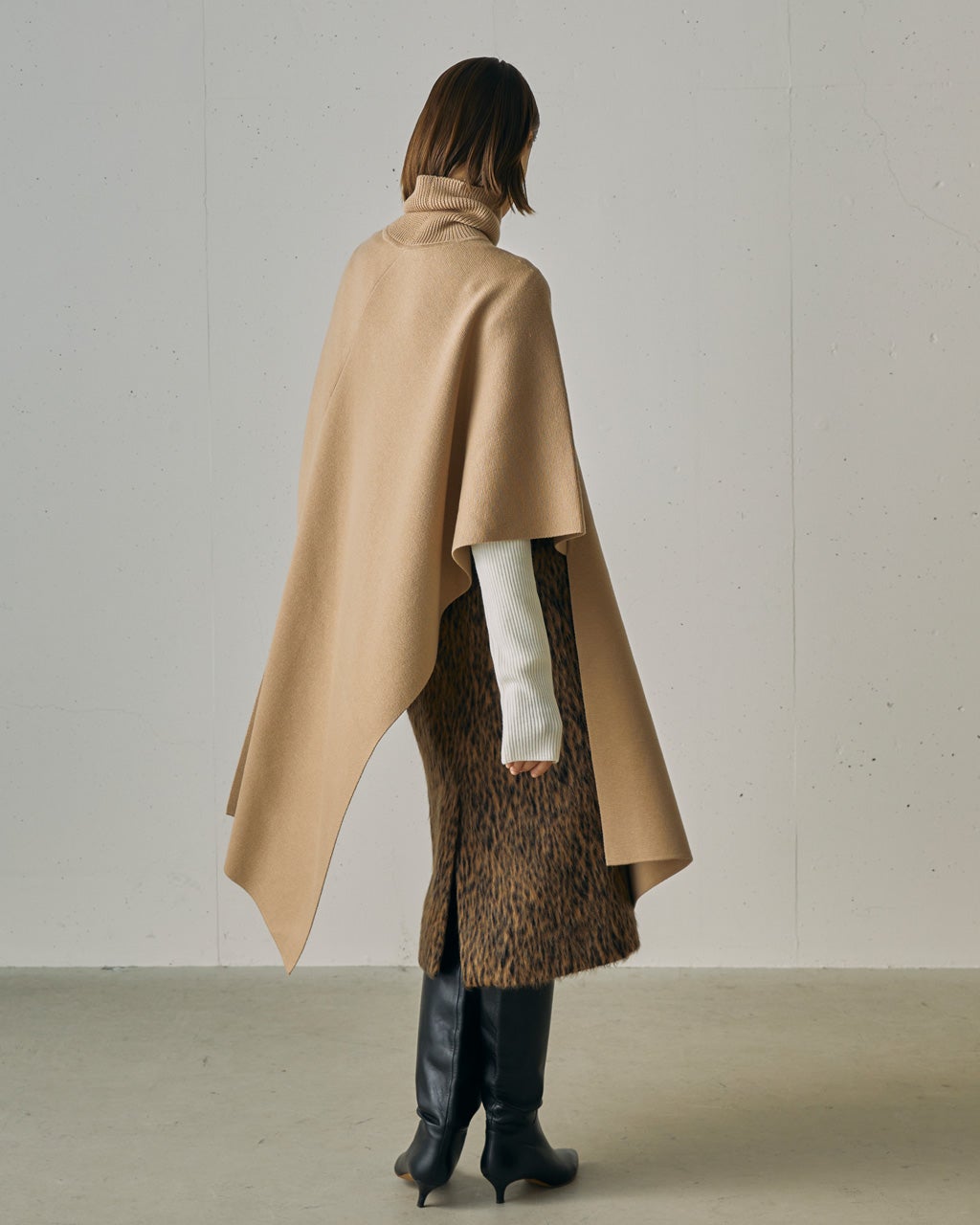 ウルトラファインメリノ・ハイネックポンチョ/DoCLASSE