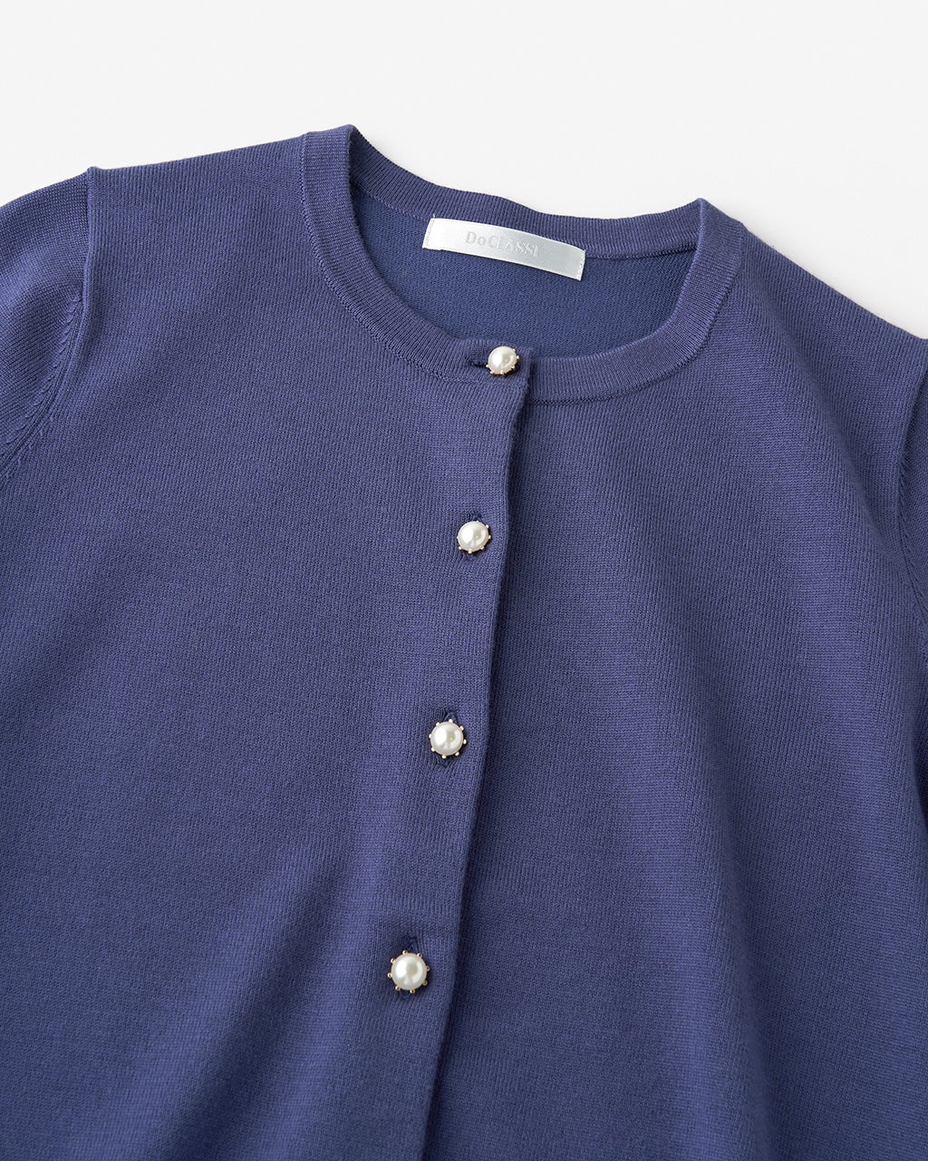 パールボタン・天竺カーディガン/DoCLASSE