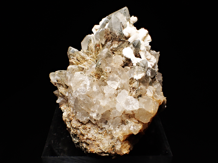 神奈川県玄倉産 水晶＆束沸石 (Quartz & Stilbite / Japan) - 鉱物標本