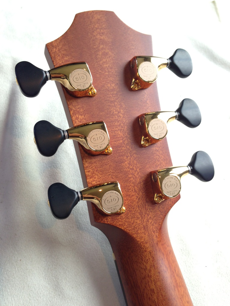 ドルフィンギターズ アコースティックギター・ウクレレ販売