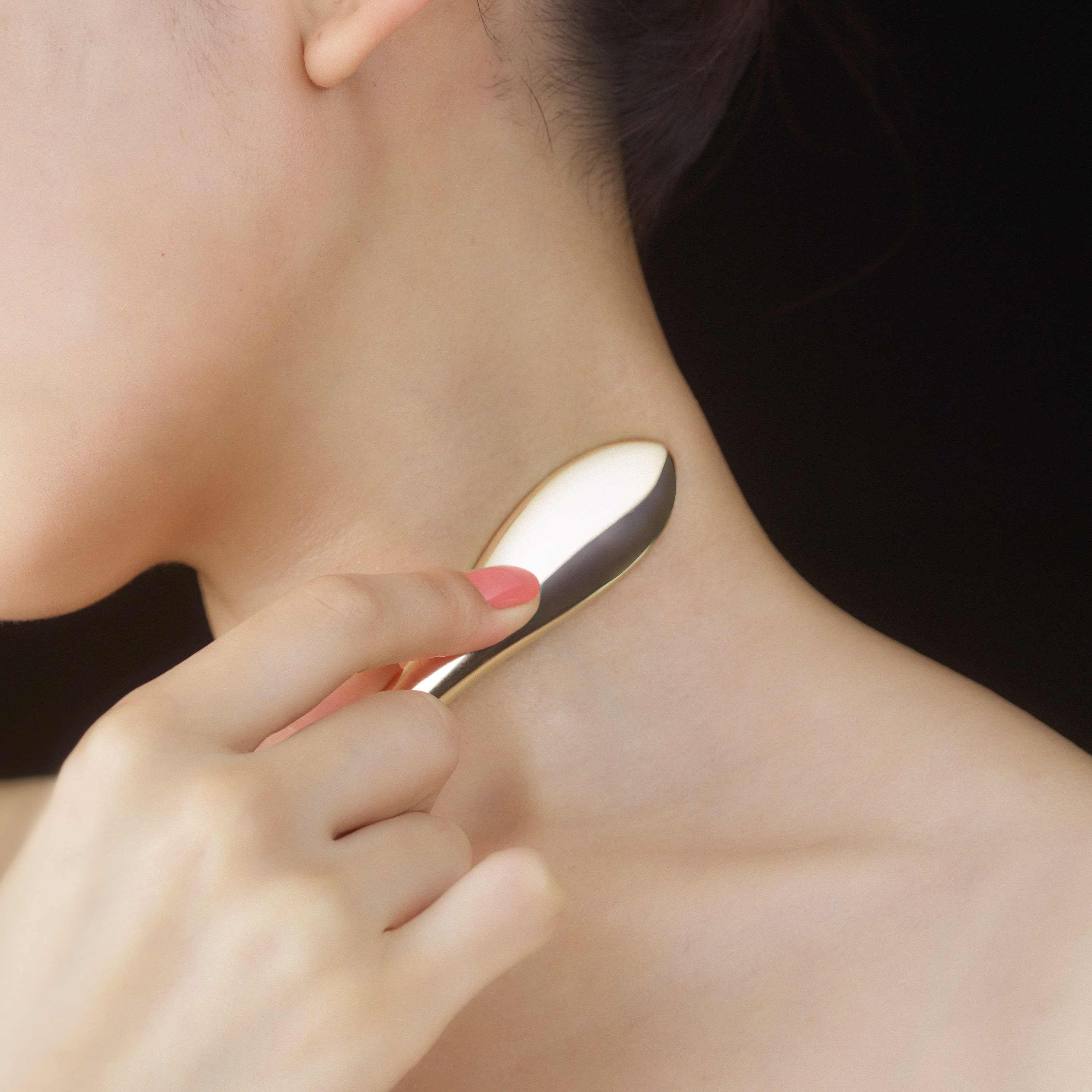 AQ コンセントレイト ネッククリーム | DECORTÉ（コスメデコルテ）公式