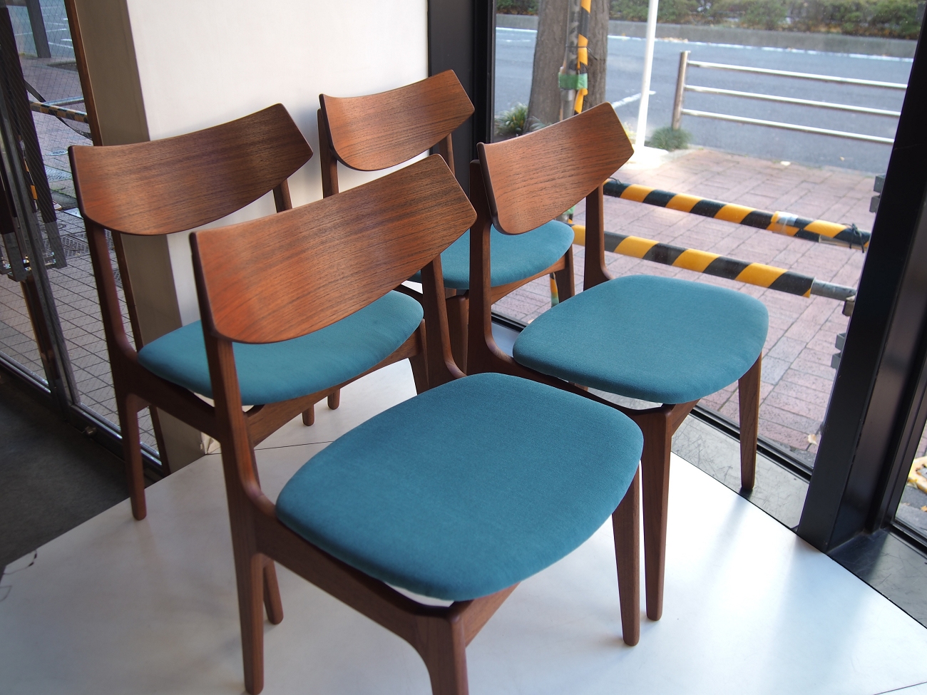 チーク ダイニングチェア（2/4脚セット） ビンテージ家具家具 / dining