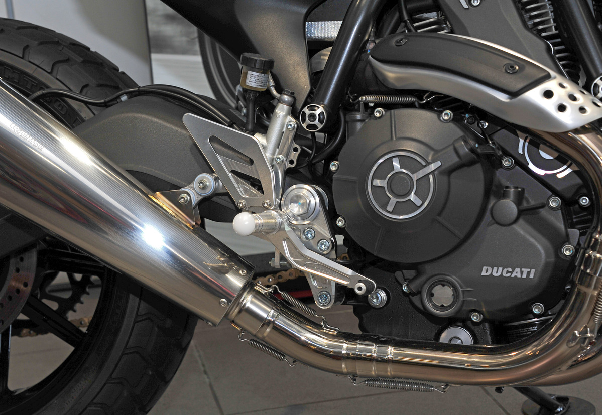 de”LIGHT SCRAMBLER STEP | ドゥカティ等のパーツ開発・販売 ディ