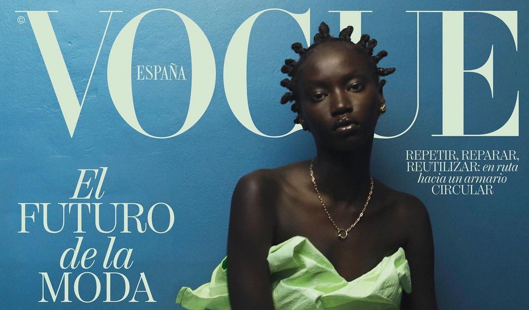 女性情報誌 Vogue Arabia Magazine January 2023 女性情報誌 Vogue