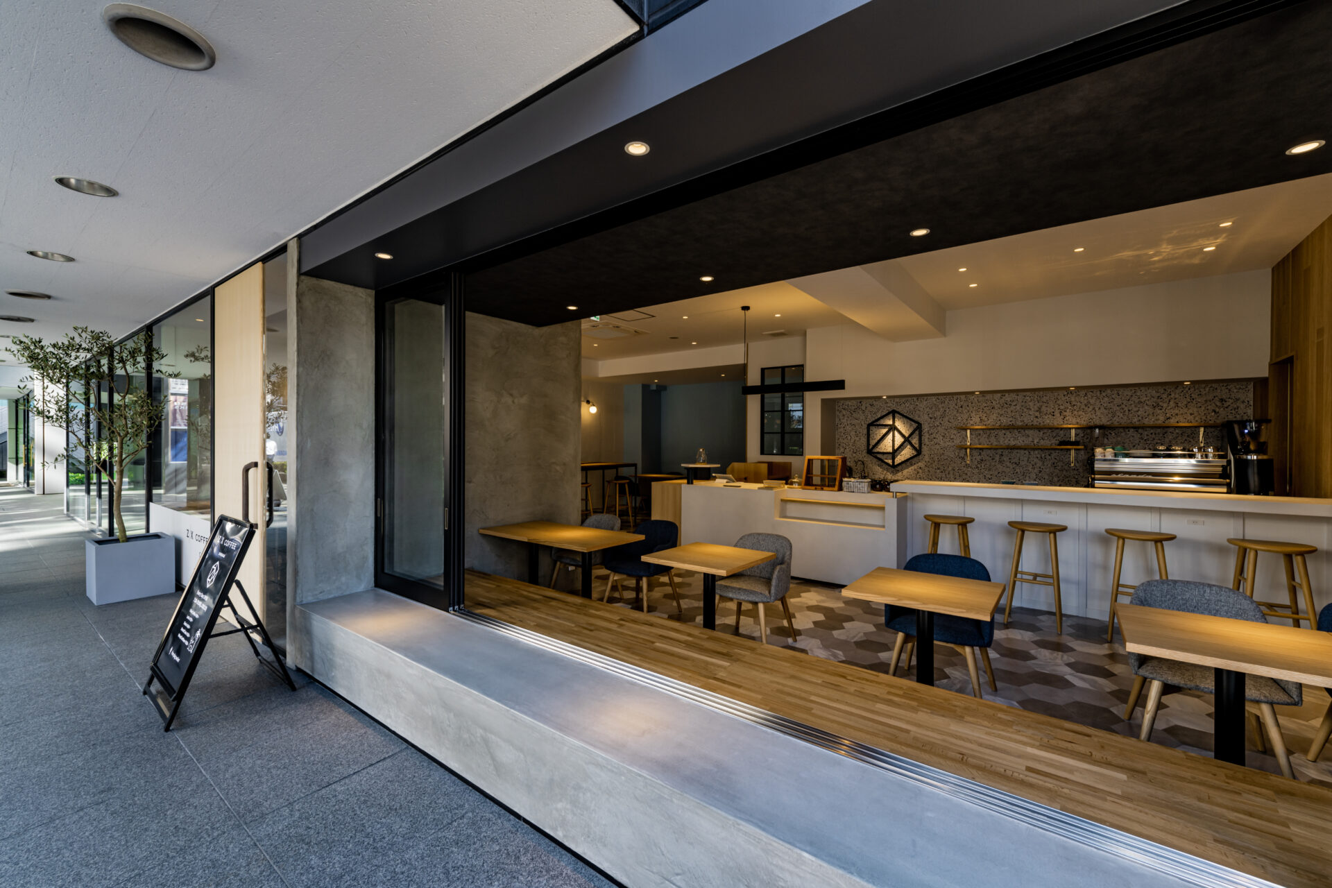 Z/X COFFEE 新栄店 様 （飲食店） ｜ 名古屋の店舗デザイン・設計