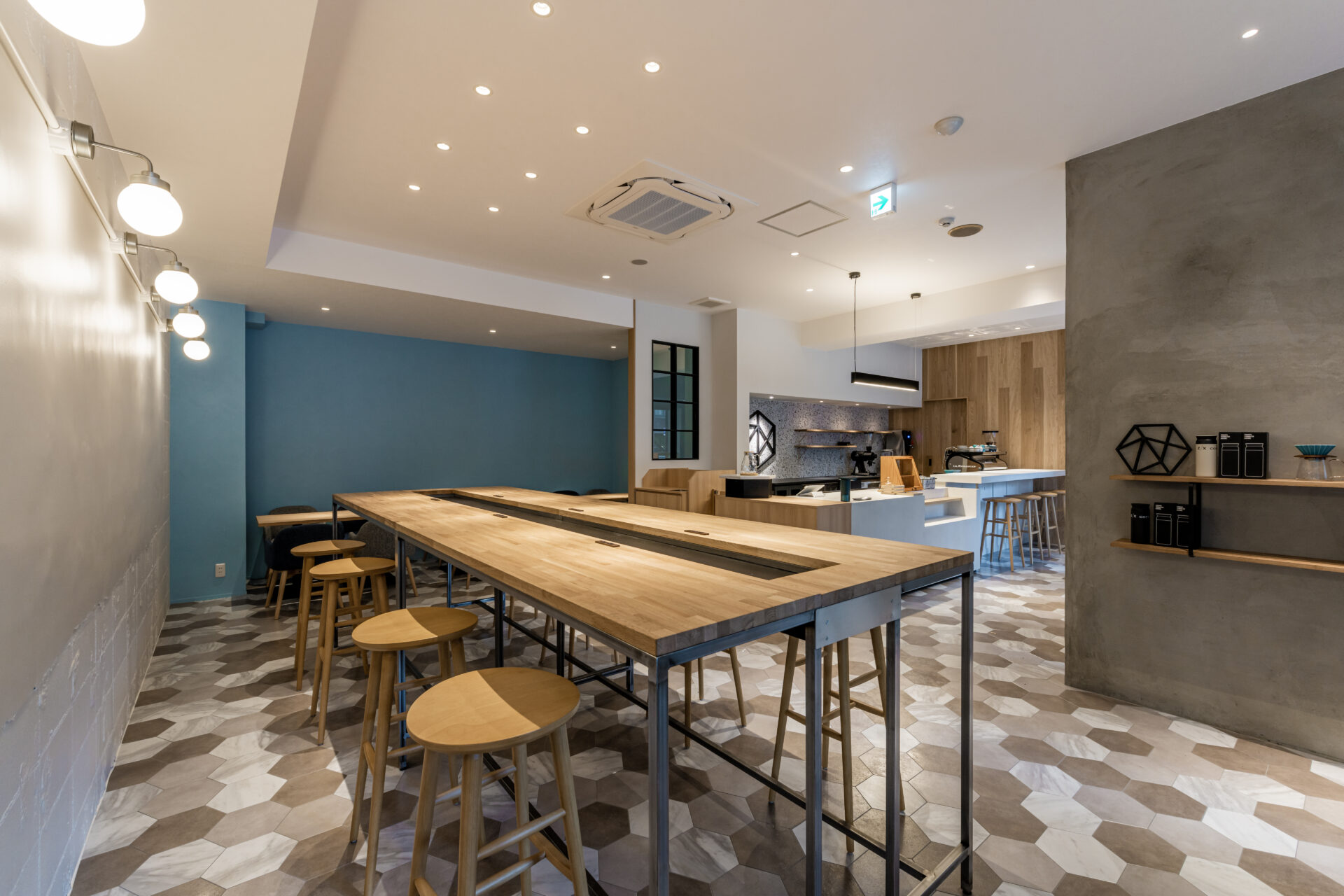 Z/X COFFEE 新栄店 様 （飲食店） ｜ 名古屋の店舗デザイン・設計