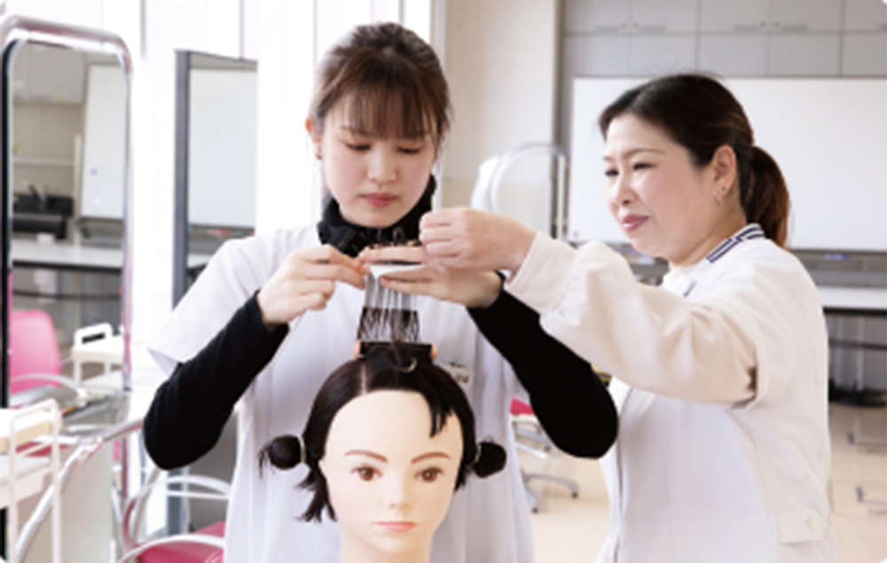 美容師国家試験対策 | 就職・資格 | 大阪美容専門学校大阪美容専門学校