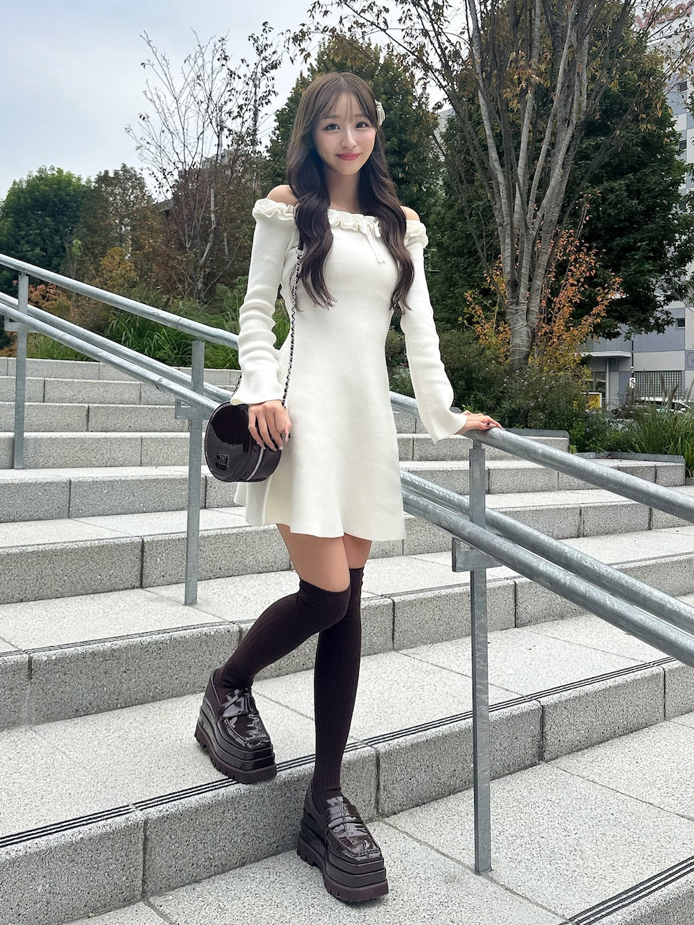 オフショルダーフリルニットミニワンピース – Darich (ダーリッチ)