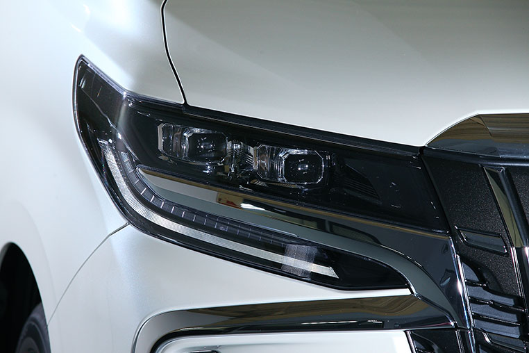 30系後期アルファードのヘッドライトを加工屋目線でレビュー