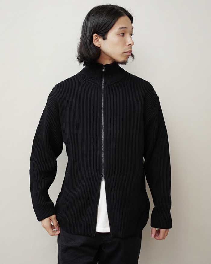 BATONERデザイナー奥山氏が解説 / 特別仕様のドライバーズニット