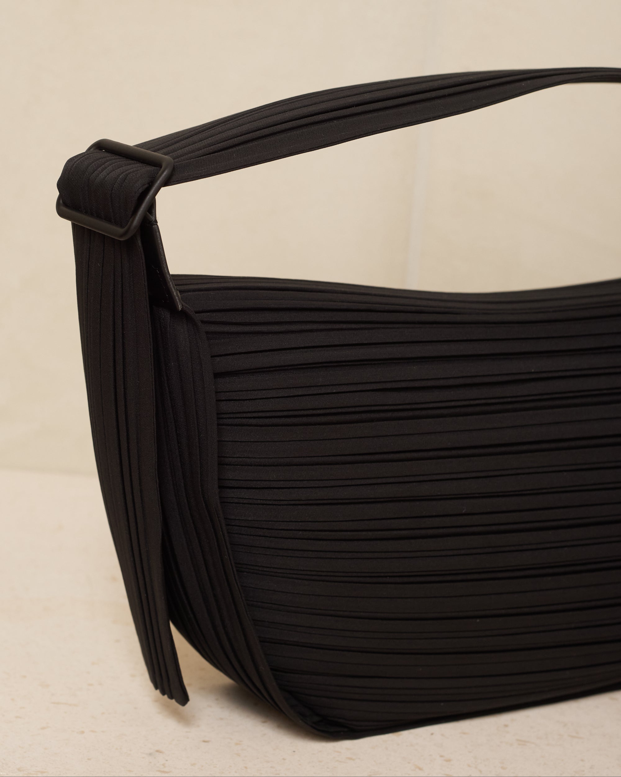 Pleats Please Black Half Moon Bag pp47ag522 - DILETTANTE – Dilettante