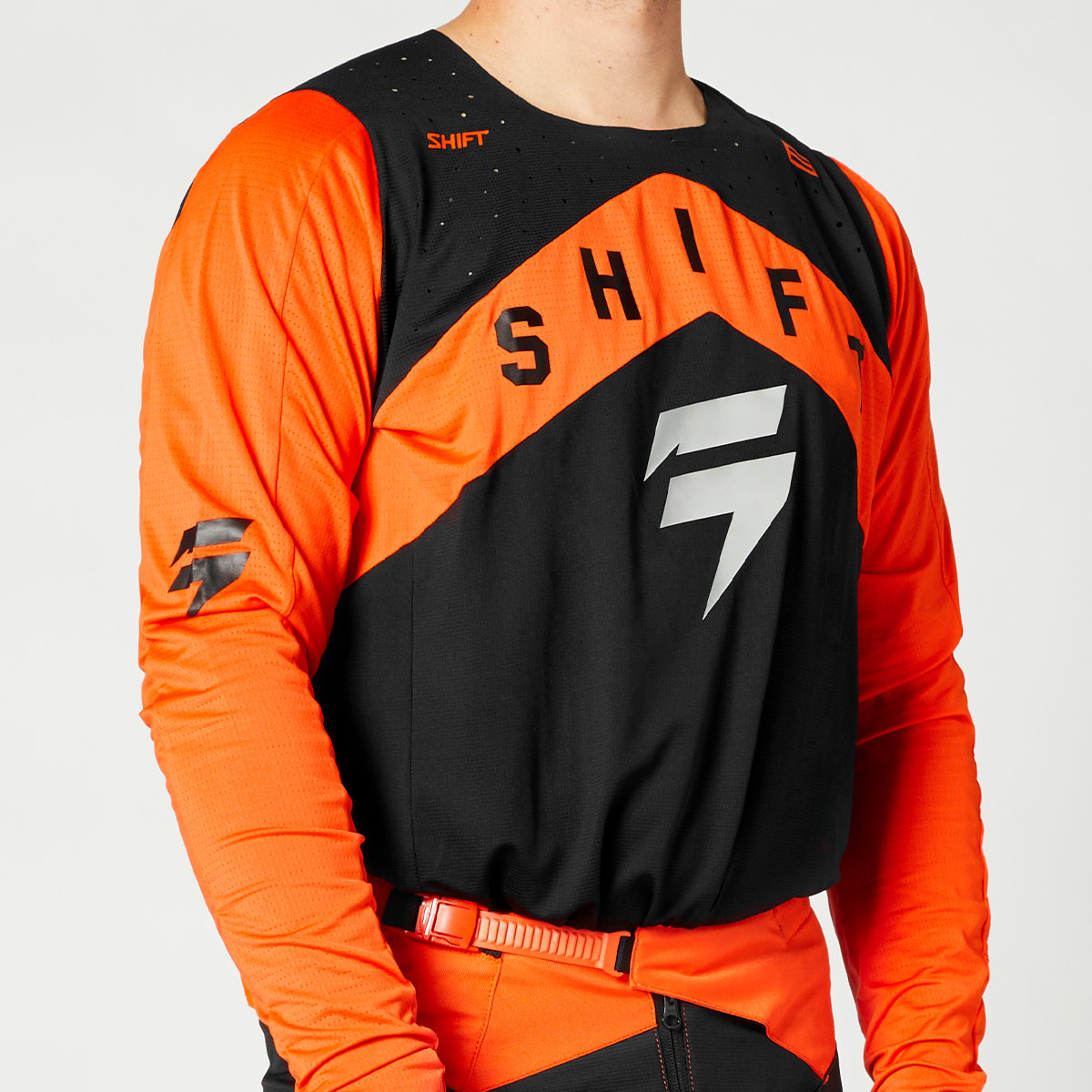 SHIFT ブラックレーベル ビーム ジャージ ブラッドオレンジ（2021