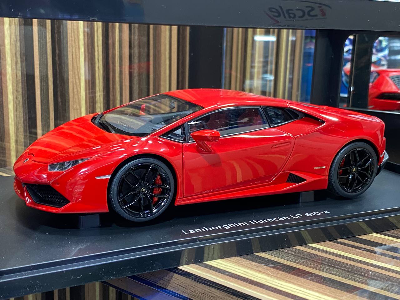 1/18 Diecast Lamborghini Huracan LP610-4 Red AUTOart Scale Model