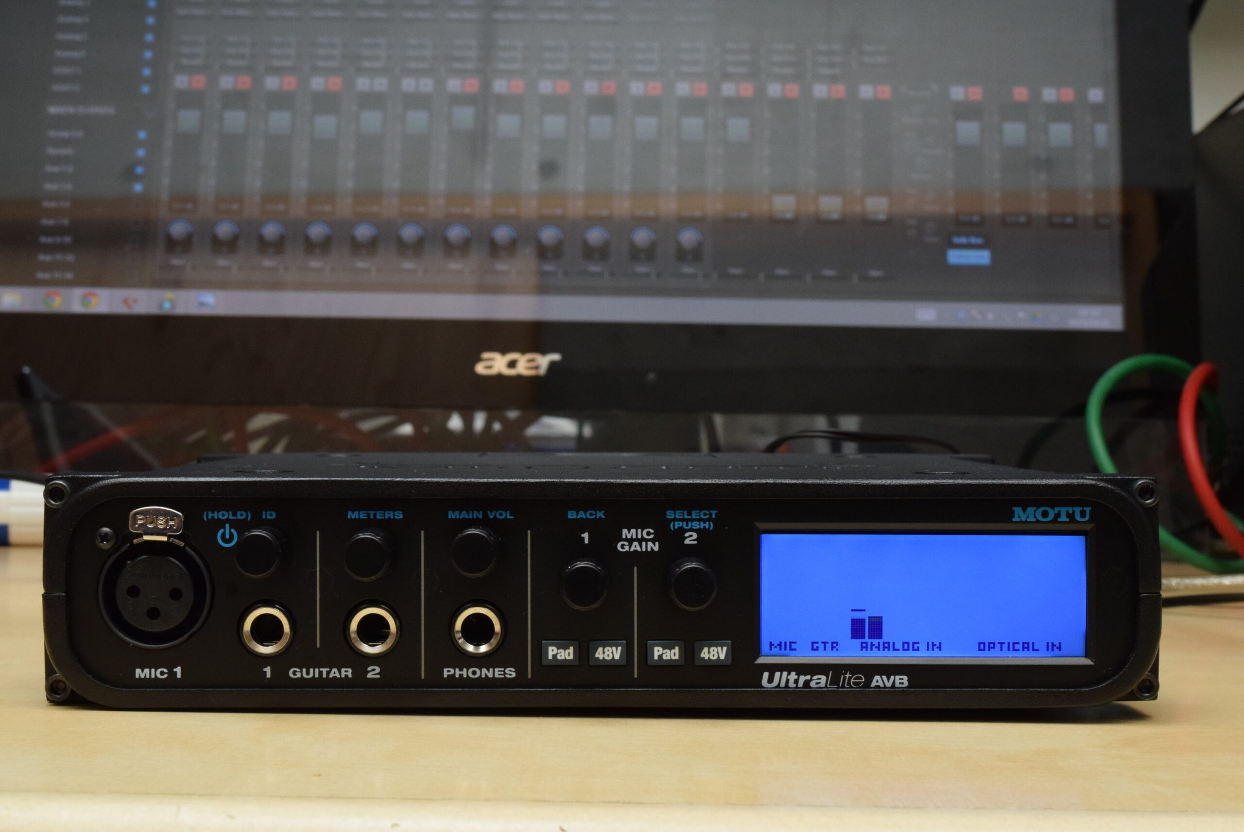 超高機能で自由自在、オーディオIF兼デジタルミキサー兼ステージI/O