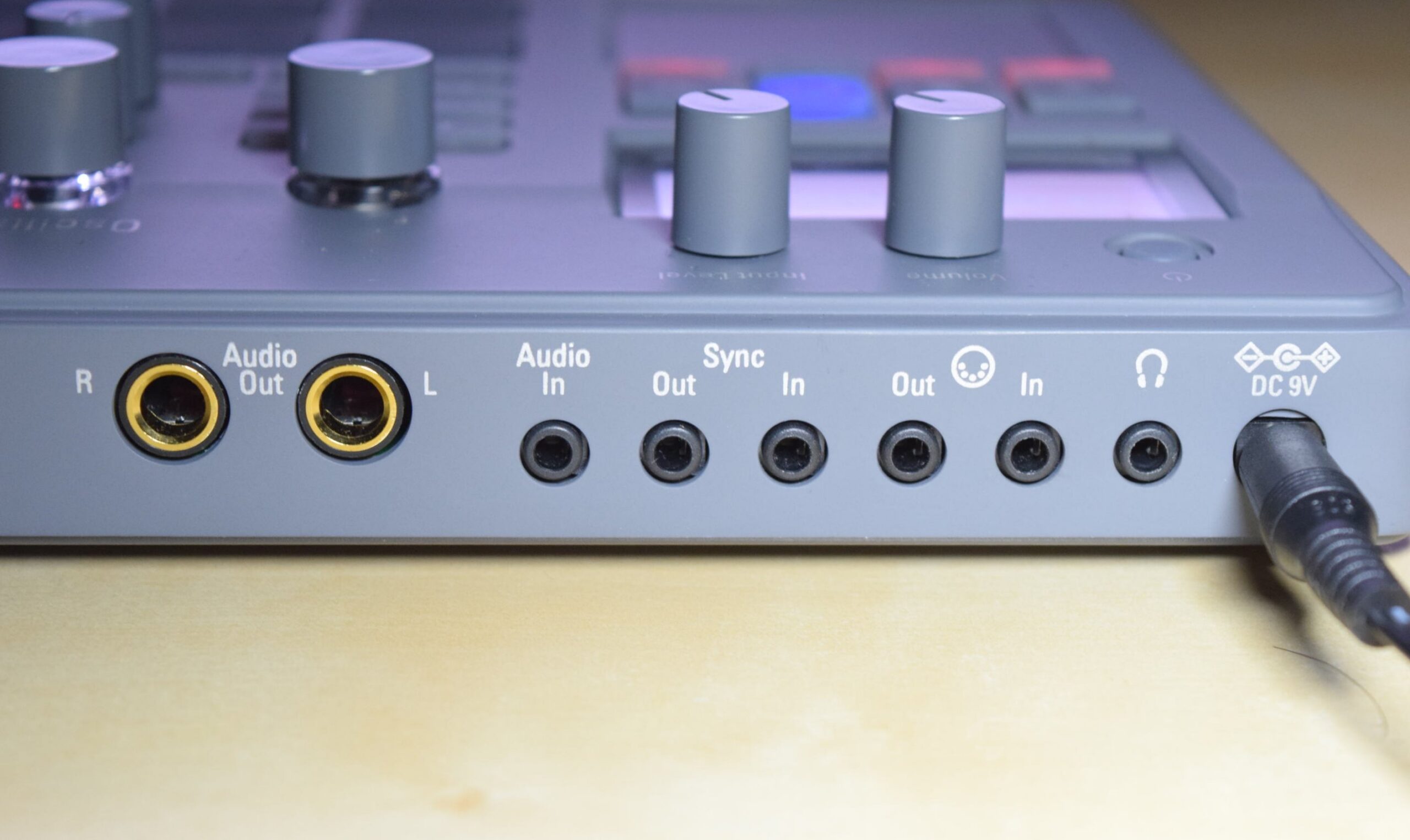 強力なシンセであり、シーケンサでもあるKORG electribeとは | DTM