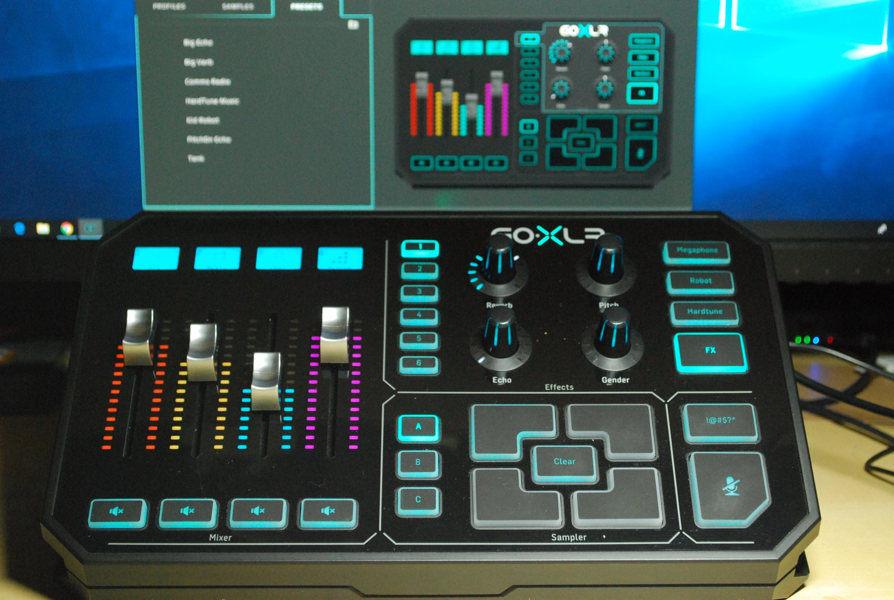 YouTuberに最適！声を変幻自在に変えられる夢のスーパーボイス