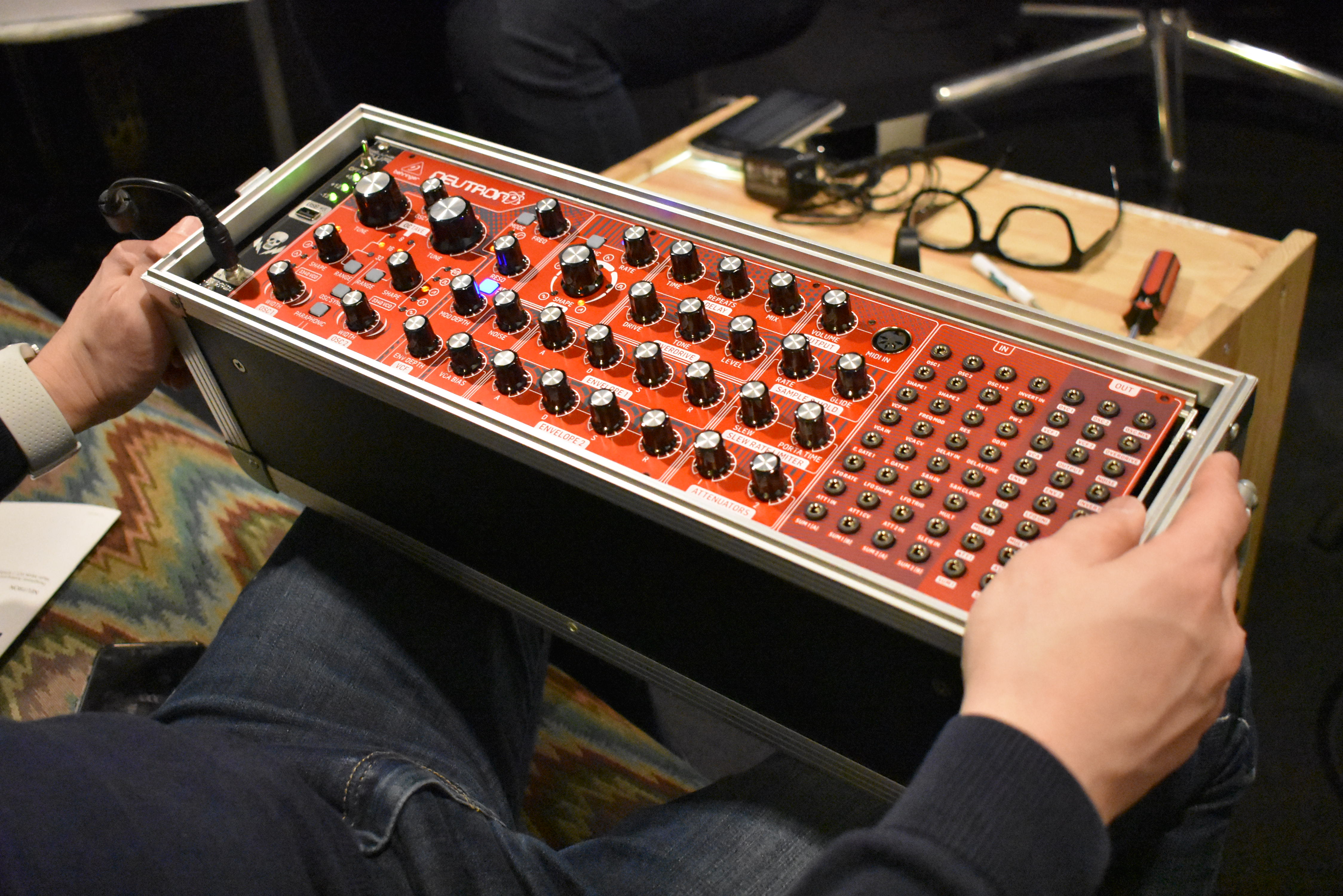 このパワフルなサウンドはアナログシンセ特有!?DAWとも連携可能な