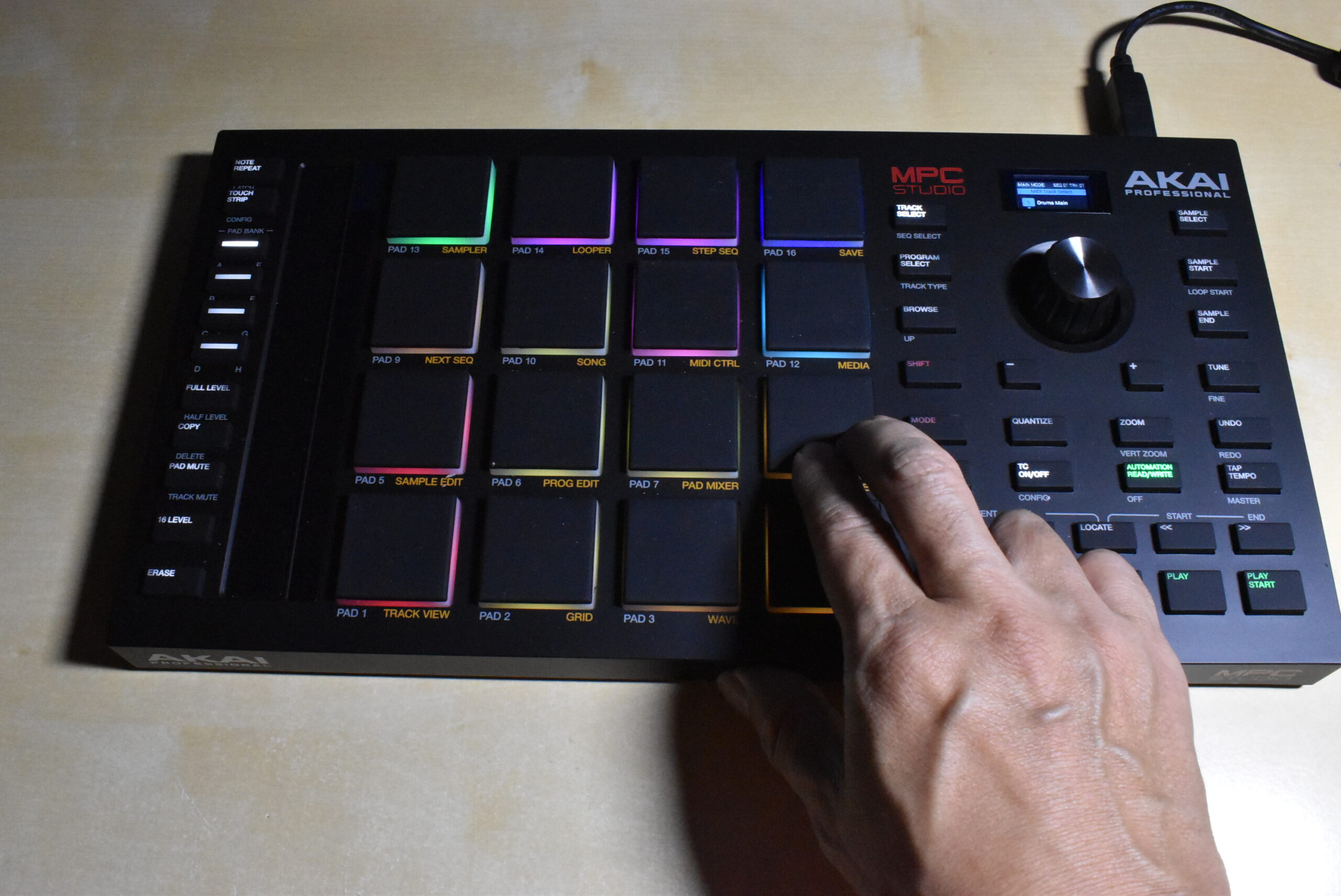 AKAIがMPC Studio 2をリリース。抜群の操作性を持つMPCシステムに100種