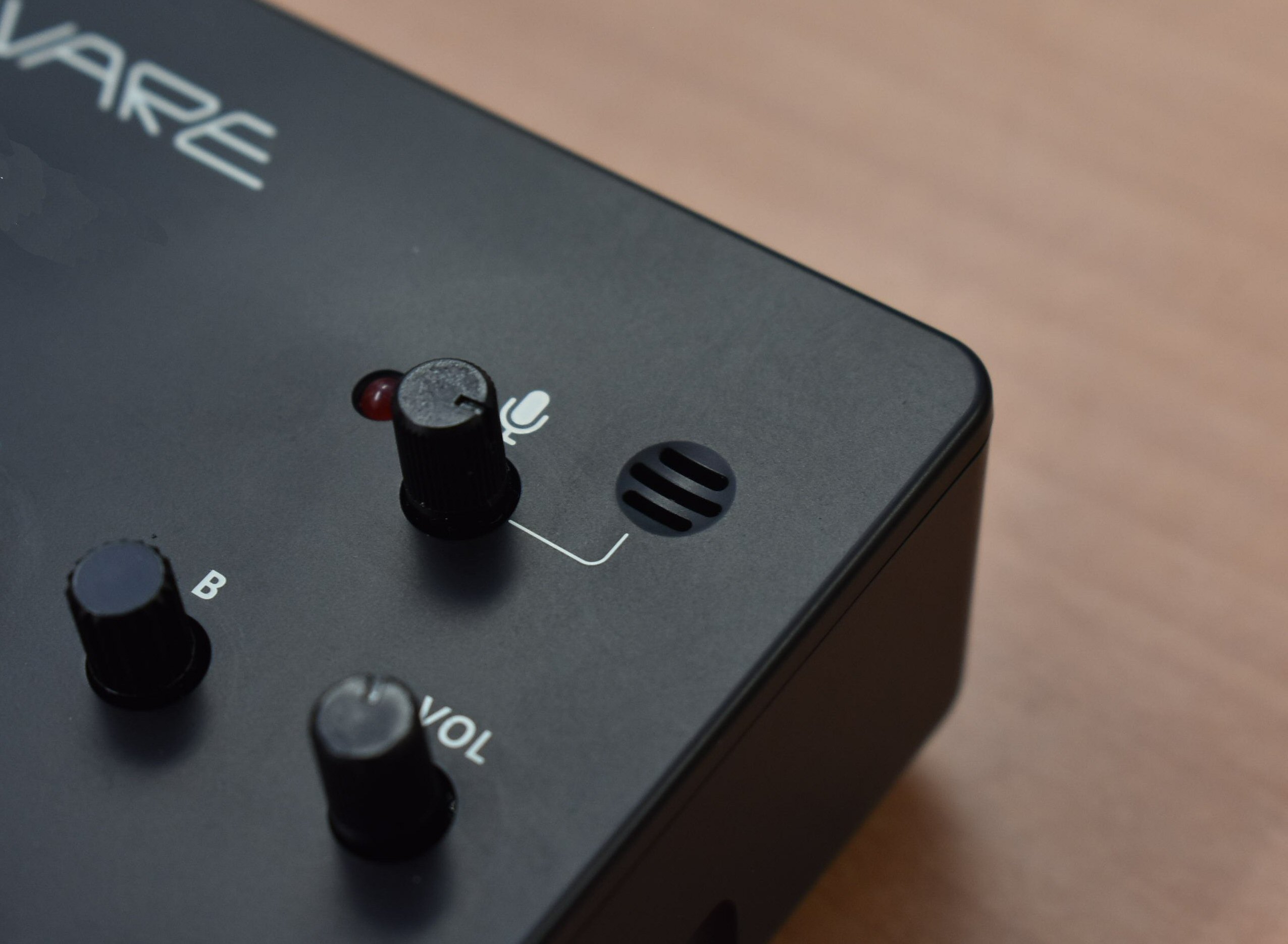 ゲームボーイ風小型サンプラー!?多機能な作曲ガジェット、SmplTrekが