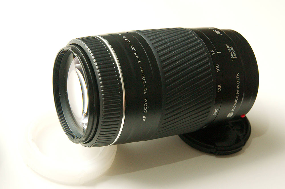 Minolta AF 75-300mm F4.5-5.6 D A-mount lens info