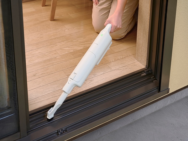 e-TREND｜アイリスオーヤマ SBD-200P-W [充電式スティッククリーナー
