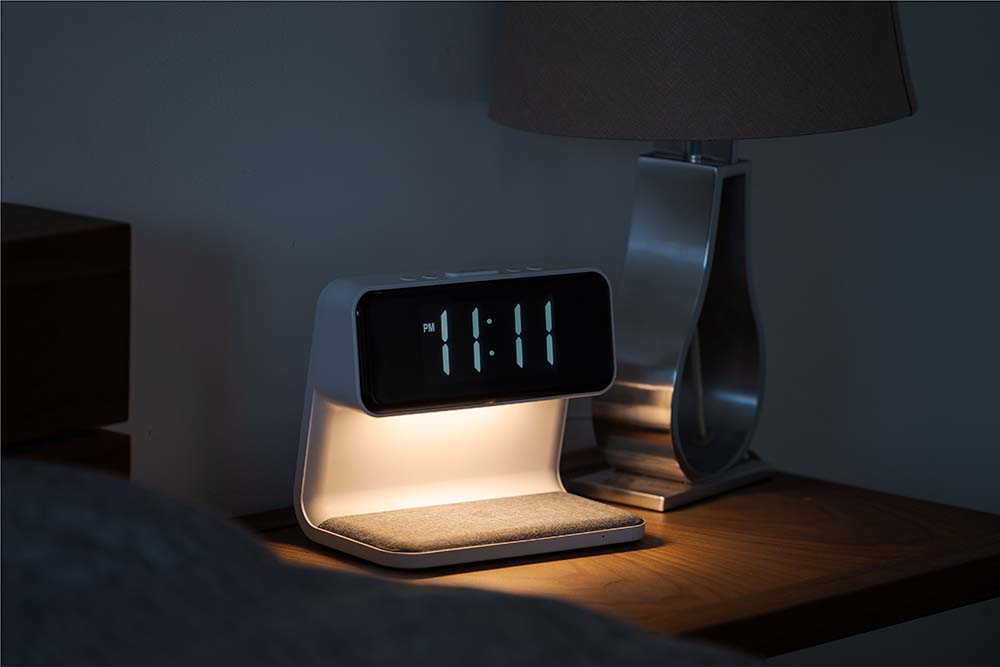 ワイヤレスチャージングクロック with ベッドライトADESSO