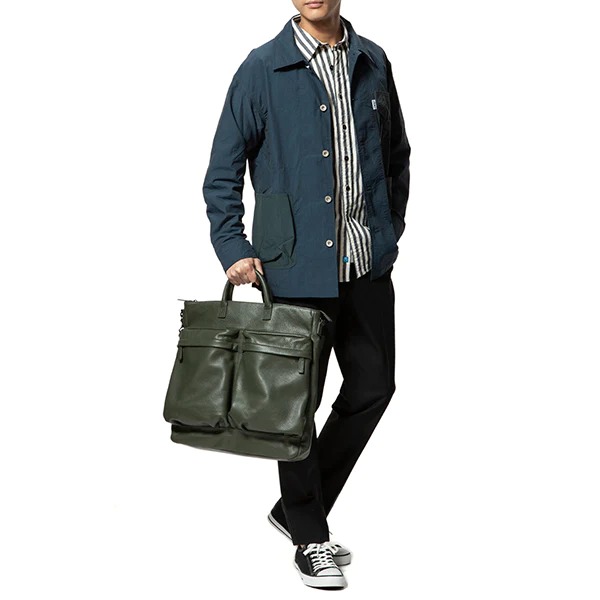 売り切れ御免の別注作！】上質レザーを使った大人のヘルメットバッグが