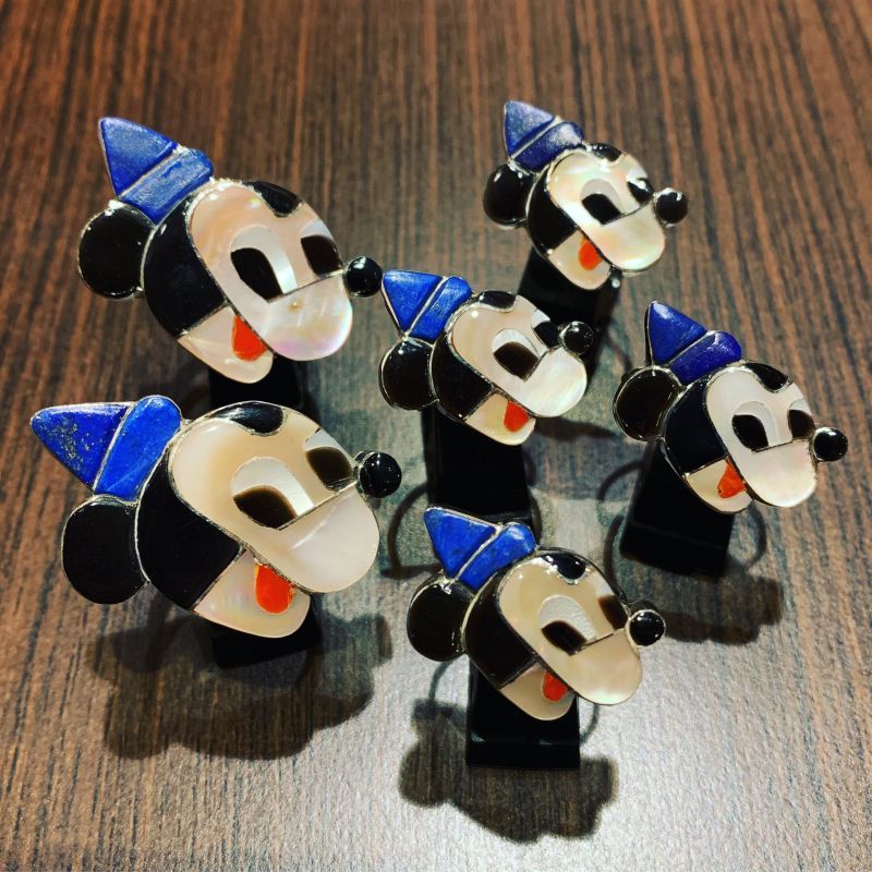 人気のキャラクターをモチーフにしたズニ族「Paula・Leekity」作別注