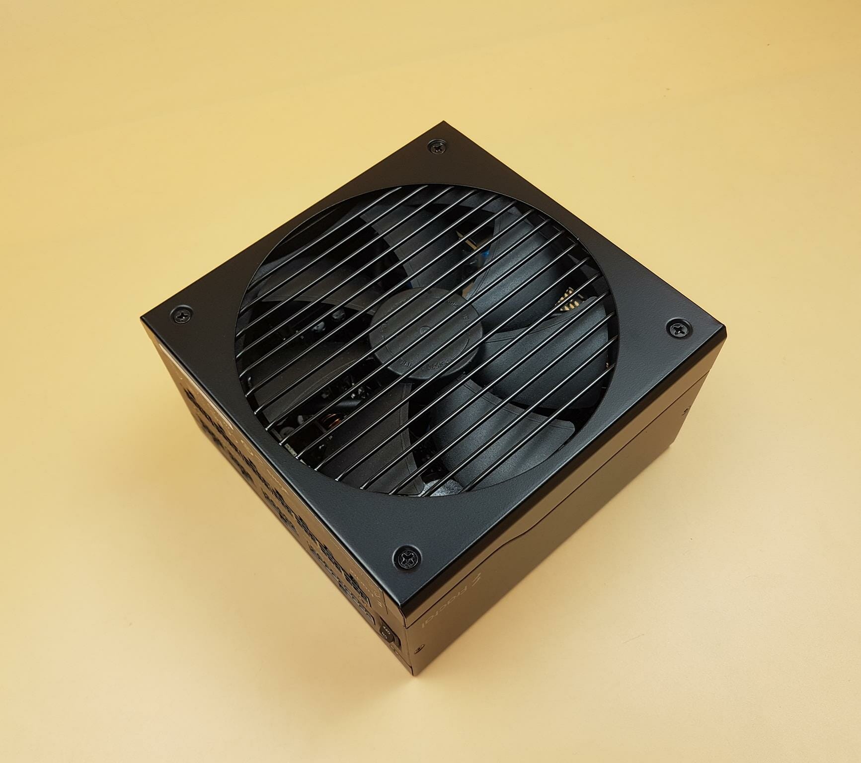 Fractal Design ION+ 2 PLATINUM 860W PSU Overview - EnosTech.com