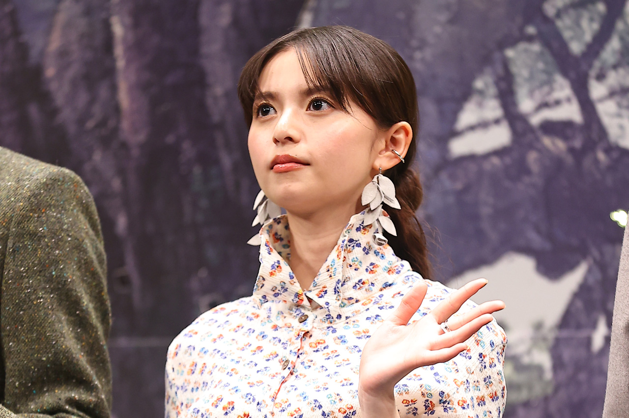 齋藤飛鳥アニメ『クスノキの番人』で初声優！伊藤智彦監督称賛に“警戒