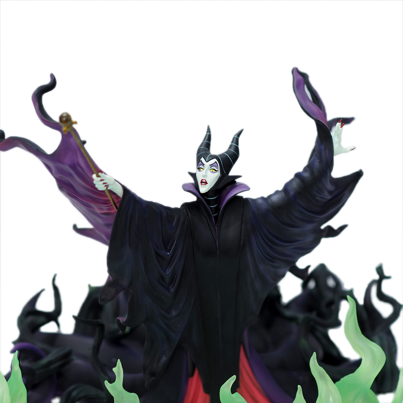 美しい悪役・マレフィセント。GRAND JESTERやオーロラとセットの