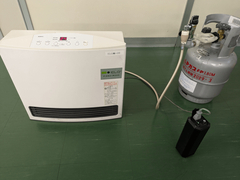 ガスファンヒーター(LPガス供給スタンド『モバエネ君』付)／配管工事不要