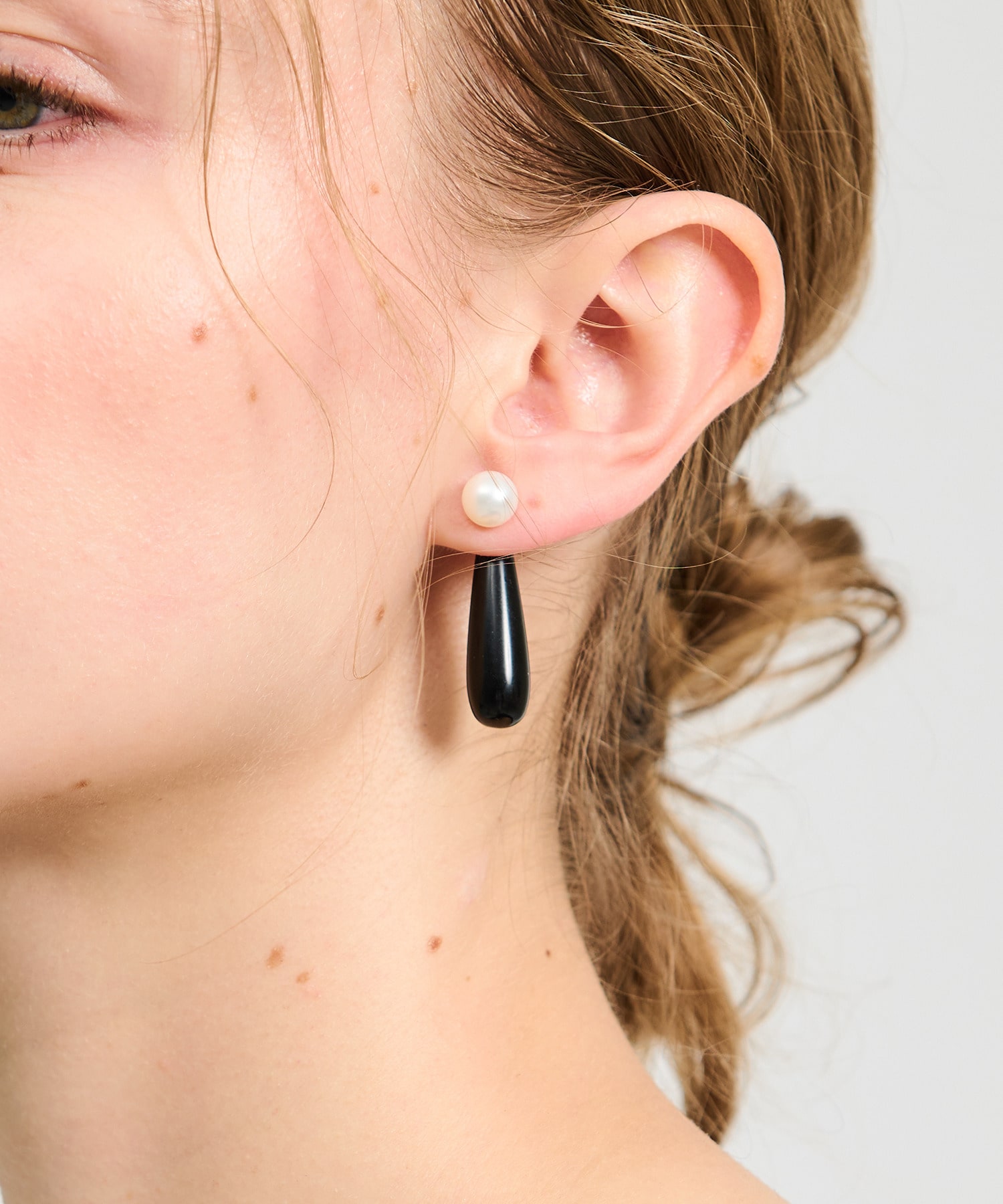 CHARLOTTE CHESNAIS / ラウンドトリップ シルバーピアス｜ESTNATION