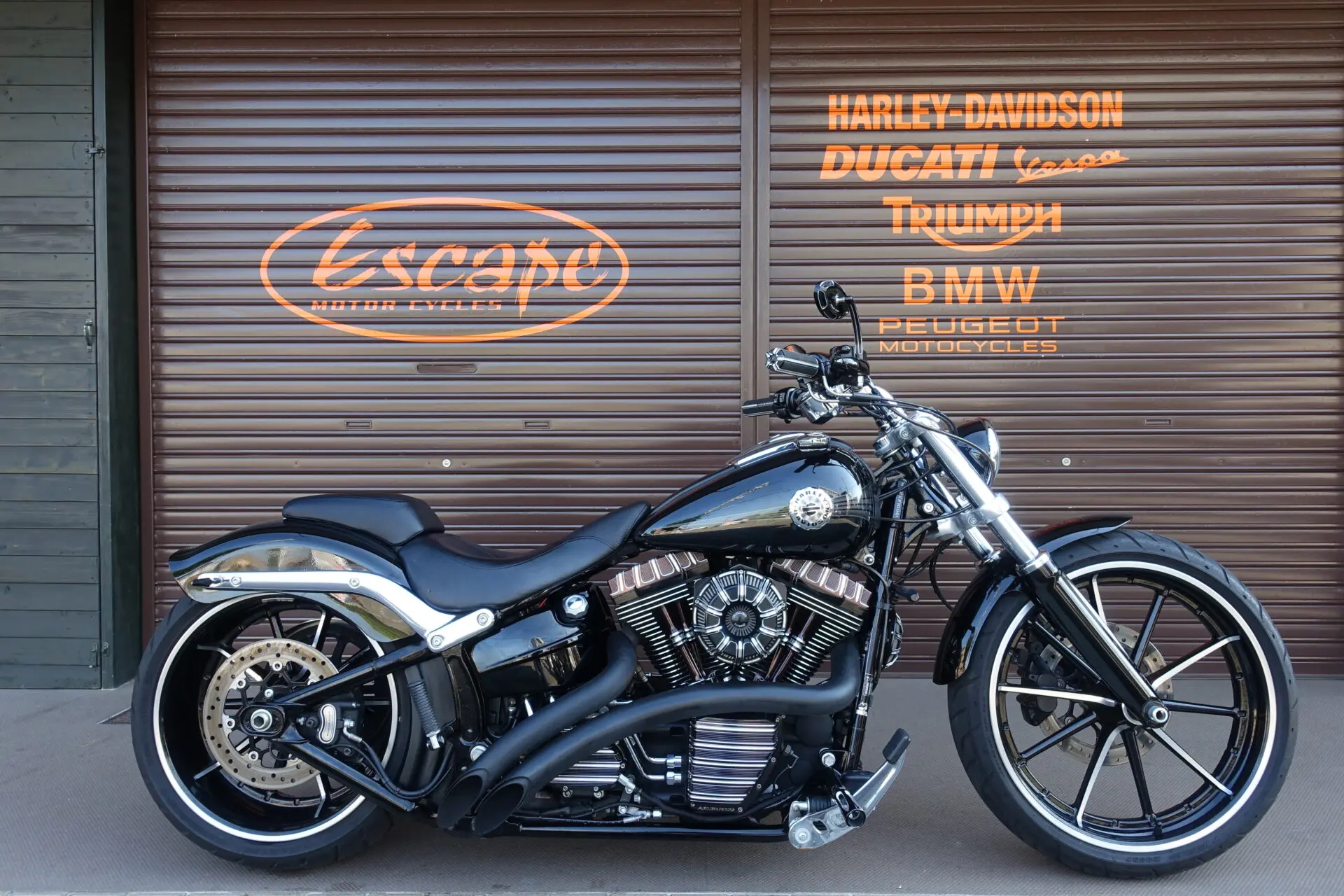 FXSB ブレイクアウト バッサーニマフラー | Escape Bike